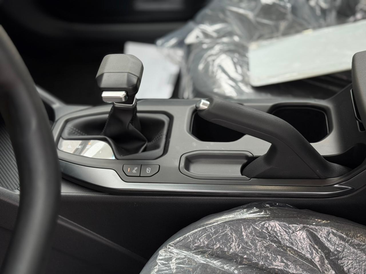 كيا K4 LX 1.6 - صور داخلية 8