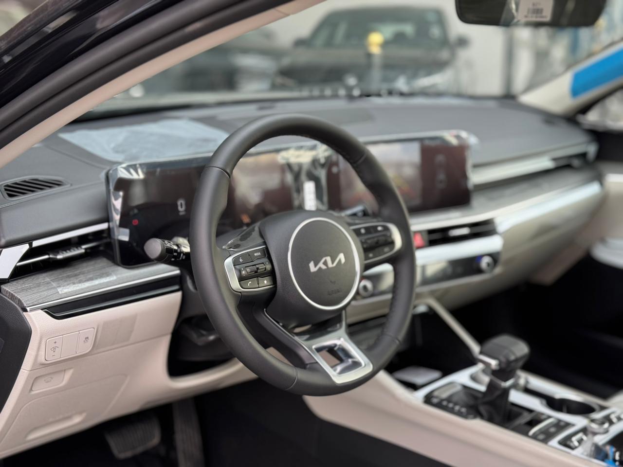 كيا K5 LX 2.5 - صور داخلية 8
