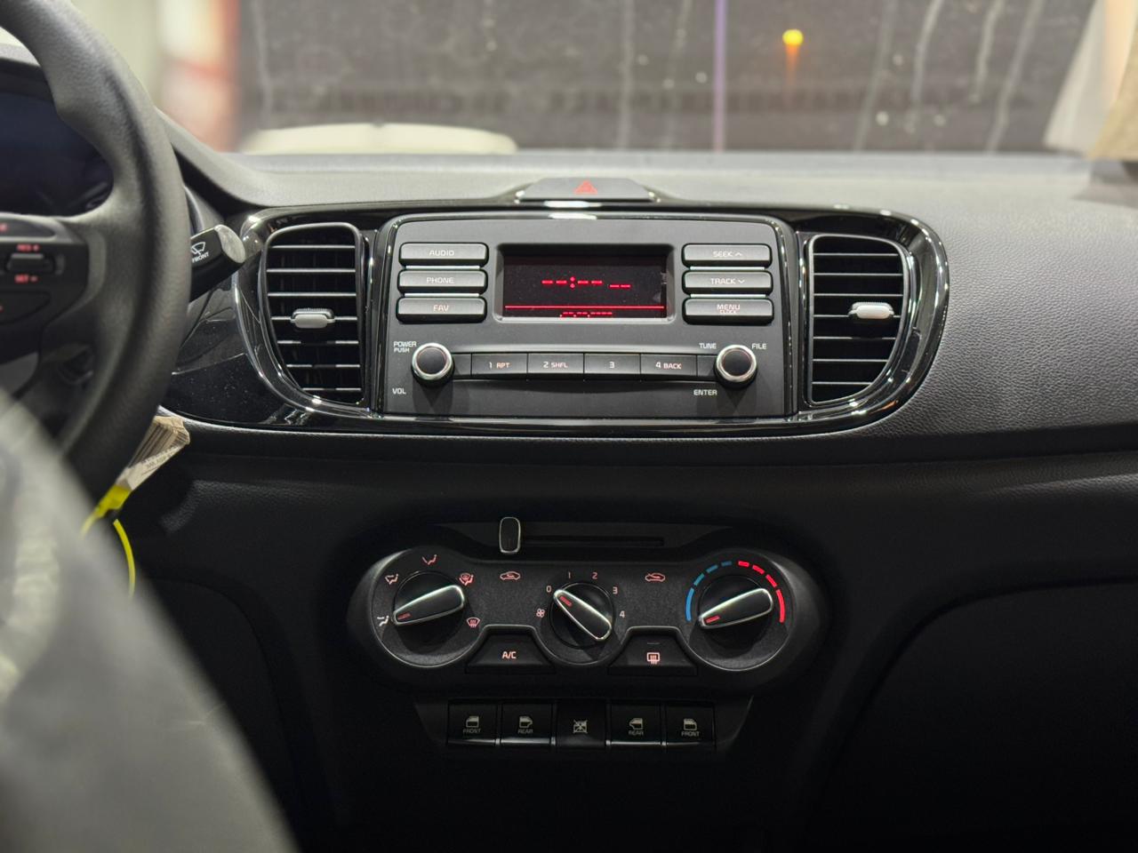 كيا بيجاس LX - صور داخلية 9