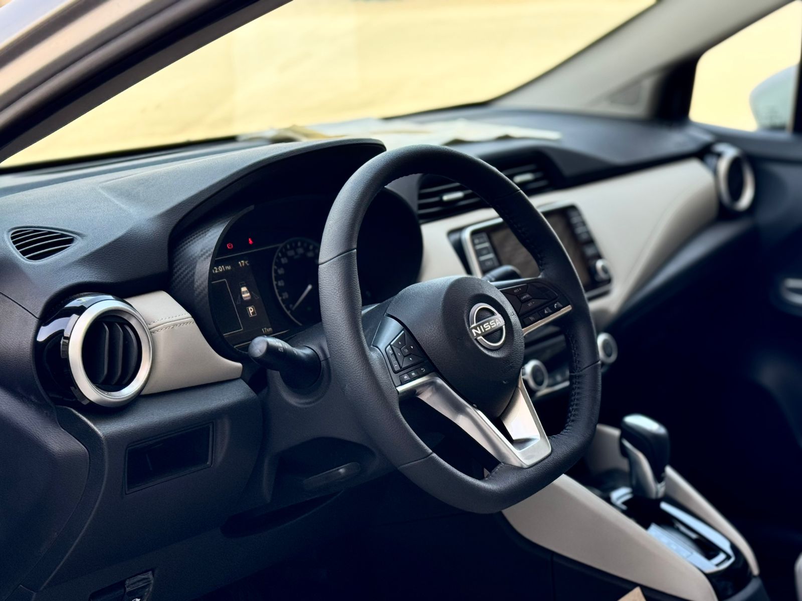 نيسان صني S - صور داخلية 5