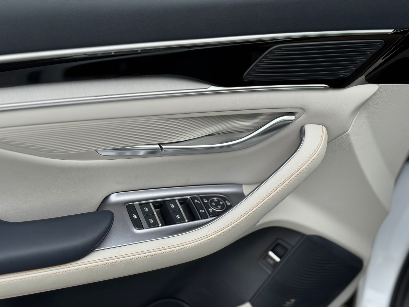 بي واي دي سونج بلس FWD - صور داخلية 11